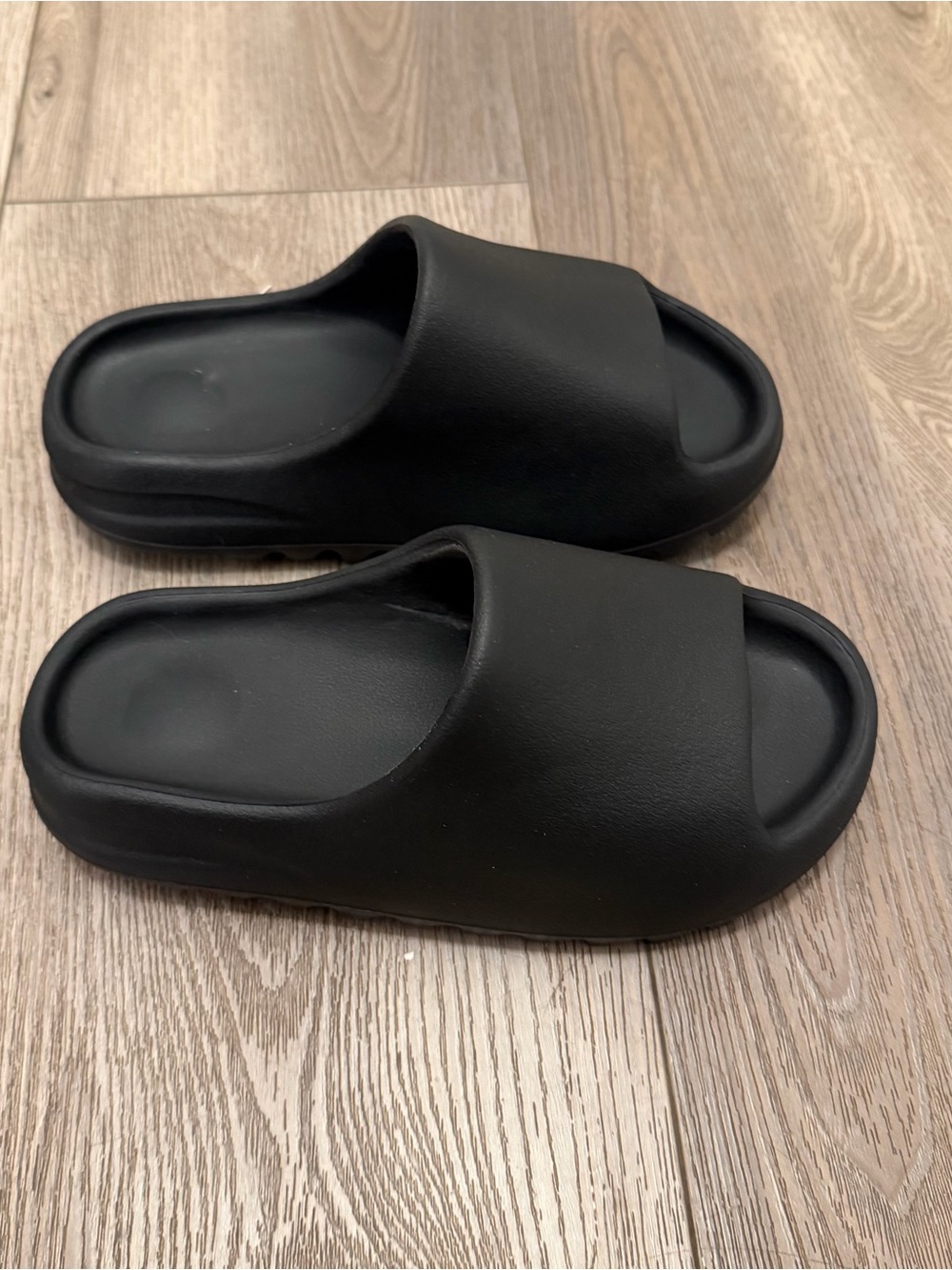 Men's Black Yeezy Slide Sandals - Comfortable Casual Slip-Ons